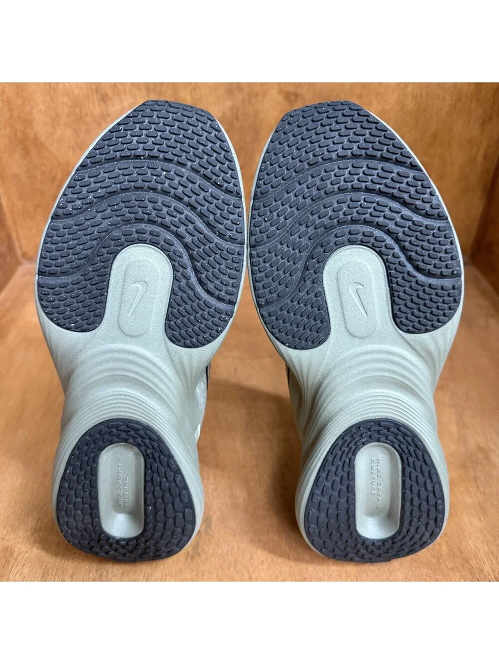 Nike uplift scgs